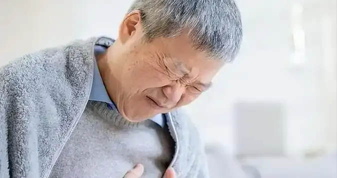 心梗与散步脱不开关系？医生建议：60岁以后，散步时多注意这5点