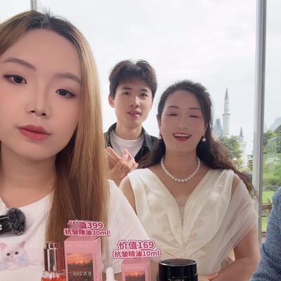 热点追踪者：今天，谢浩男妈妈许健华与大妹