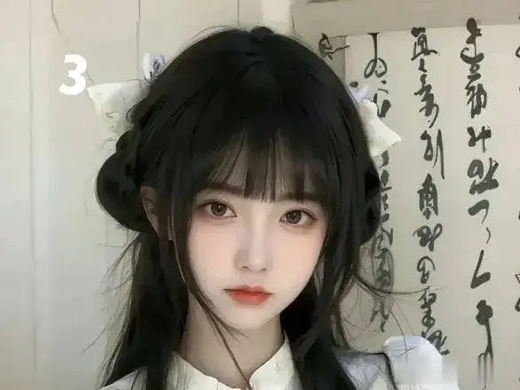 看她这个眼神，他心底有种莫名的混乱，他不知道这是什么感觉？