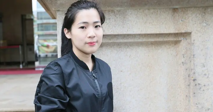 国民党“内讧”，军购协商会上，徐巧芯突然抛新版本，傅崐萁发怒