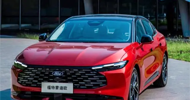 合资摆烂？蒙迪欧15万级带8155芯片，2.0T燃油车反超电车？