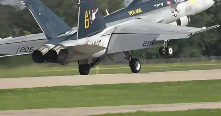 F18能在半空中滞速飞行吗，这样的飞行有什么作用？