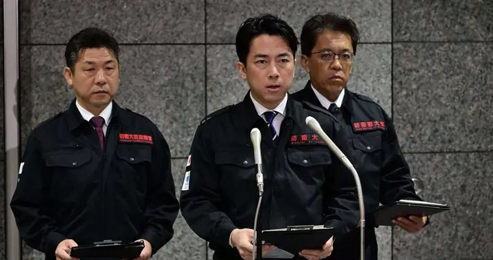 日本抗议无效！中方海上亮剑，7小时教会日本什么叫国际法
