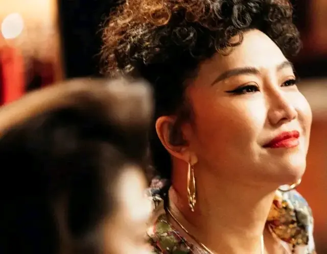 被44岁范湉湉的童年经历硬控，爸妈不管，饭冰在停尸房，好自由