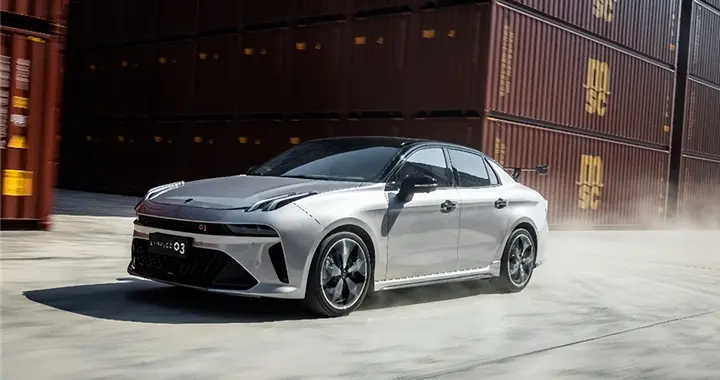 真碳尾翼加持！第三代领克 03 大尾翼版 3 月购