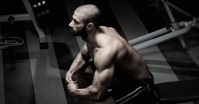 运动|训练也会过度，阻碍肌肉生长，影响正常生活