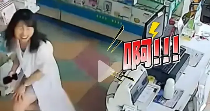女店员吓老板，评论区却喊老板娘“小心”：十秒视频，脸红的是谁