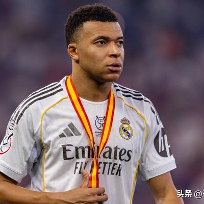 球场慢镜头：2026金球奖会花落谁家？