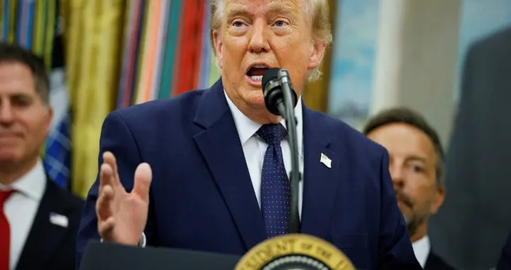 特朗普亲自开后门，不仅让美国沦为笑柄，还让自己成为同行的谈资