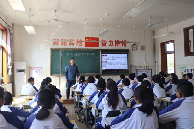 十一月家长集体崩溃：孩子生病缺课，比自己失业还慌！