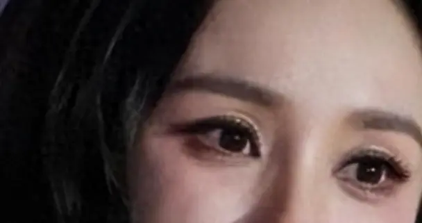 钱再多也没用？40岁杨幂到香港悄悄探望女儿，给离婚女人提了个醒