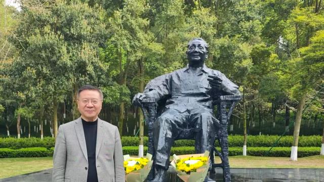 遒文：张维为教授做过翻译，这是大家都知道