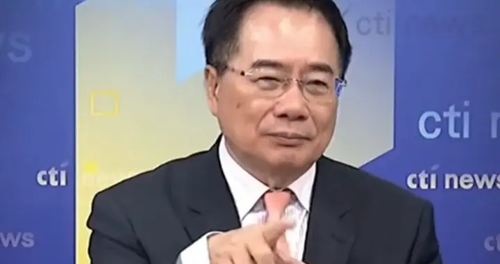 “三问蔡正元：连续发文关注郑丽文事件，国民党团结受考验？”