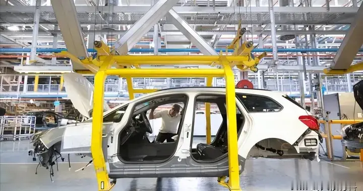 美伊战火烧到日本，车企停工减产，中东打仗为何对汽车影响这么大