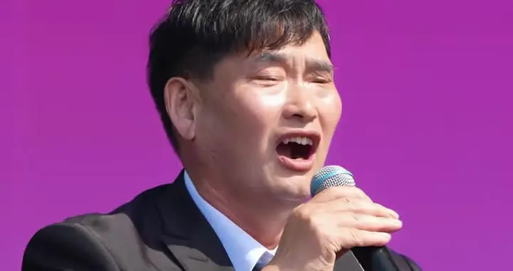 大衣哥风波再升级！官媒发文，涉事者再迎噩耗，肠子悔青也晚了