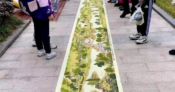 十六年磨一绣：一个重庆女子的830万针“清明上河图”。