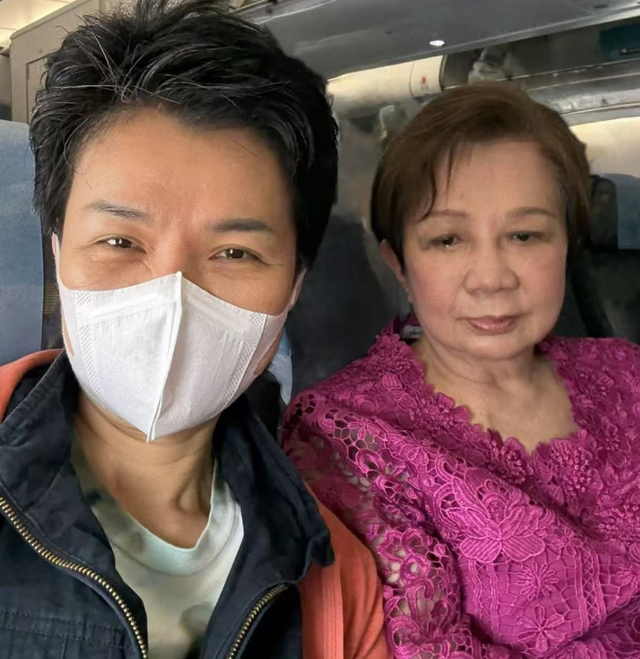 小S婆婆在澳门，眼中含泪眼角大片淤青，许雅钧姐姐满头白发