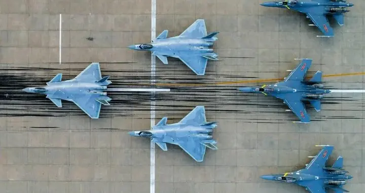 1000架歼-20和900架歼-16？英国智库：难以战胜2030年的中国空军