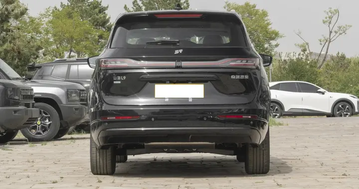 奇瑞造了台“L9”，6座+零重力座椅，油耗1.49L，补后仅14.29万起