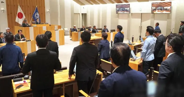 日本想登钓鱼岛，更换行政标柱，中方已增兵，普京政府也选边站了