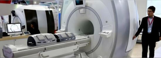 一台核磁共振仪，以前飞利浦卖我们3000万，后来，我们自己研发出来了...