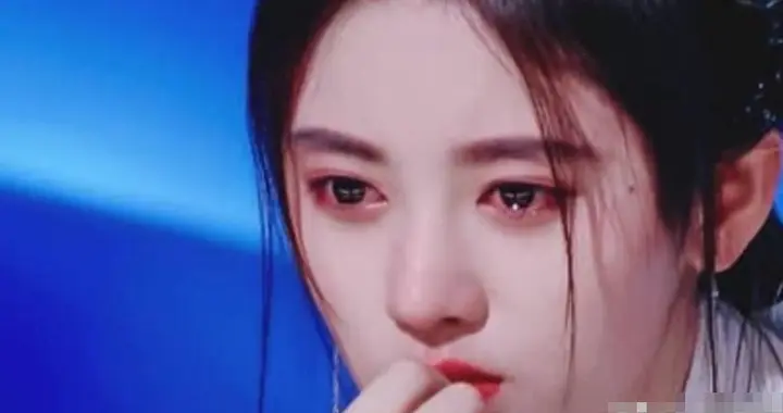 陪玩陪睡算什么？继单依纯后，鞠婧祎又被曝猛料，王思聪早已看透