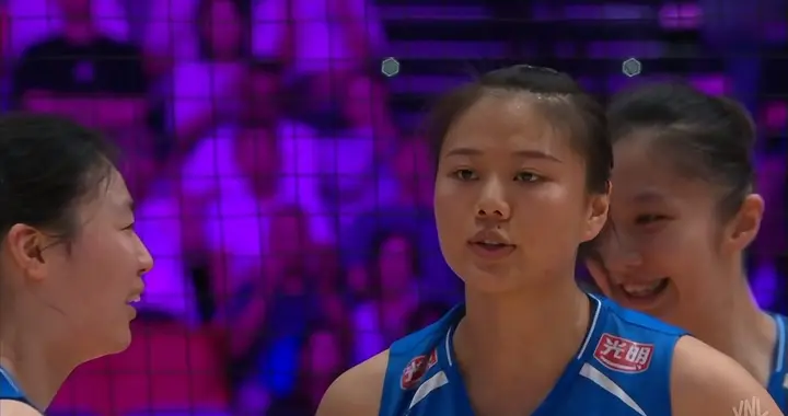 世联赛香港站：中国女排1-3不敌多米尼加女排，关键分把握存短板