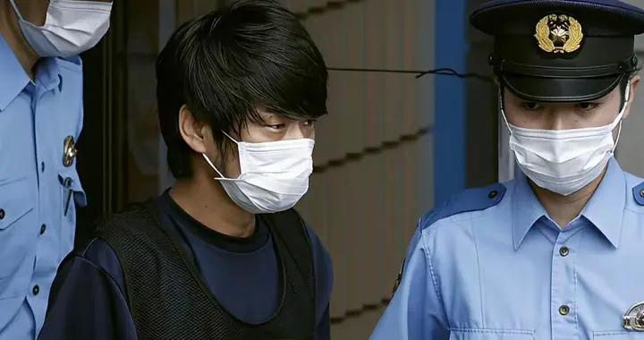 刺杀安倍晋三的凶手妹妹出庭作证，120万人为山上彻也请求减刑