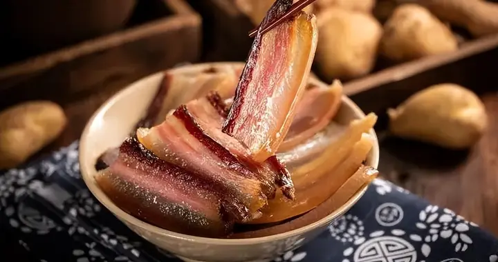 62 岁大叔从不碰腌菜腊肉，却因肠癌离世！3 个致命习惯比它更伤肠