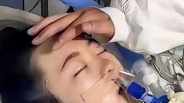 芸豆豆：河南这个21岁女孩的故事，真的看