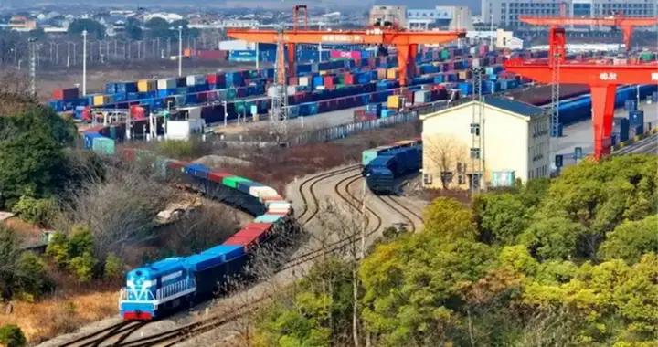 哈萨克斯坦打响“绕开俄罗斯”首枪，只为赢得中国这份“青睐”？