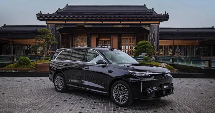 长城推重磅新车，魏牌V9X开启预售，37.18万起有戏吗？