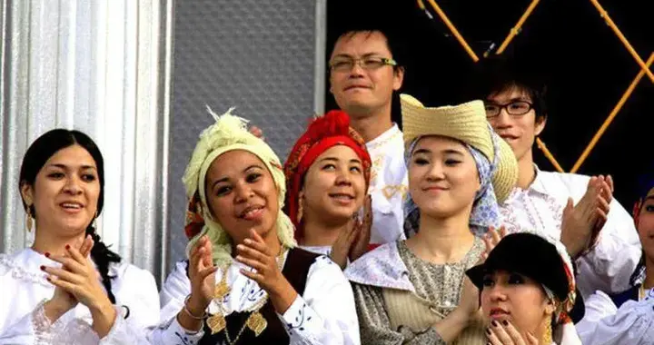 中国唯一欧亚混血族群，讲粤语却信天主教，为何扎根中国400年？