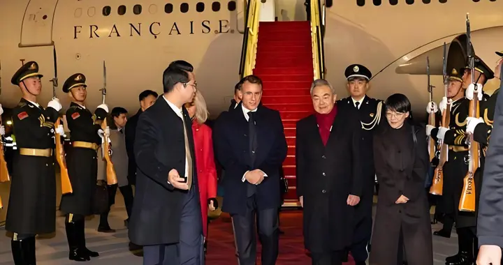 中方派人接机，欧盟有国家取消访华，原因仅七字，马克龙紧急发文