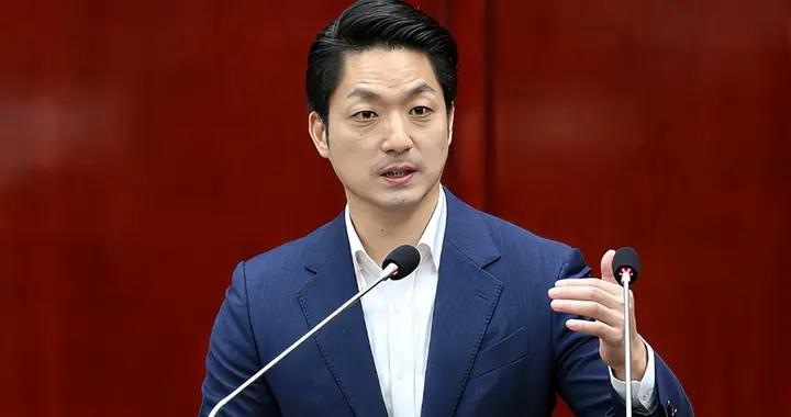 台北市长选举造势启动，蒋万安办总部大会，主办方称到场超五万人