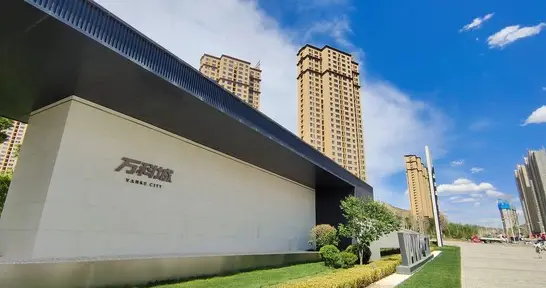 万科A历史上类似估值水平时，通常有哪些关键转折点？