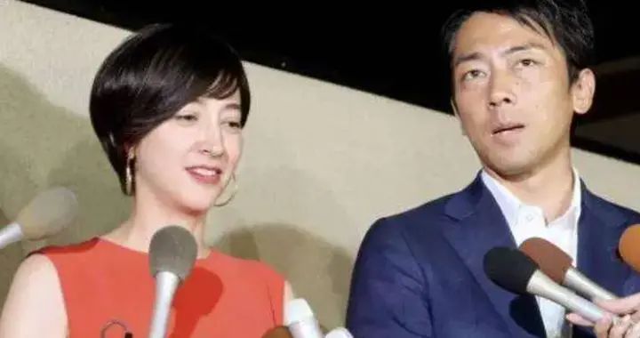 日本防相小泉出轨已婚人妻，娶混血美女主播，老婆比自己玩得还花
