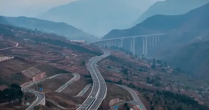 大小凉山人出行必看！乐西高速通车，4小时到成都的实用指南