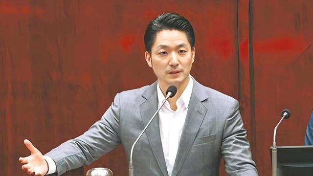 晓书斋评Pro：面对民进党议员的质询，蒋