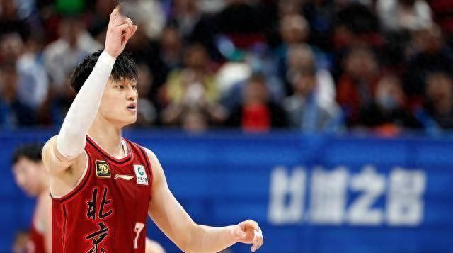 16分钟砍18分正负值拉满！京媒：曾凡博具备不可替代的战略价值