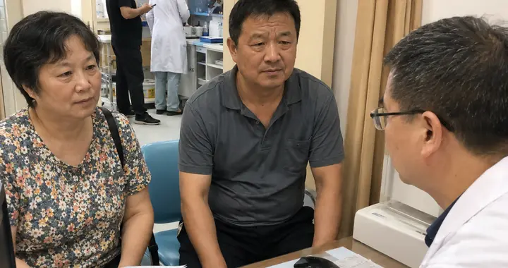 医生：胆囊肿瘤早期并非一定腹痛，而是身上这2种异常被忽视太久