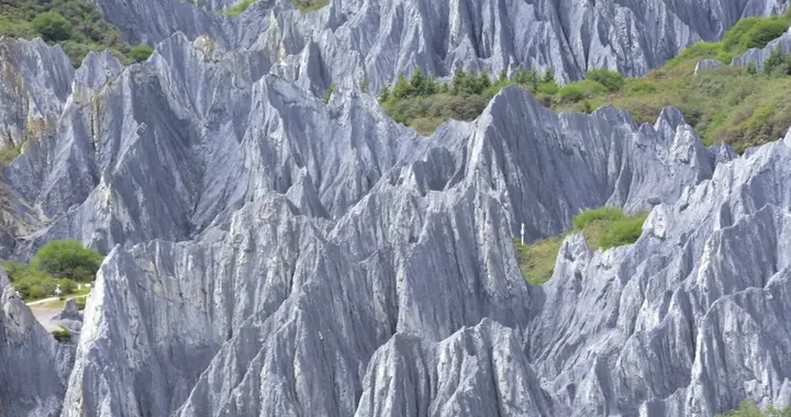 你听说过墨石公园，可你知道还有个墨石峡谷吗？