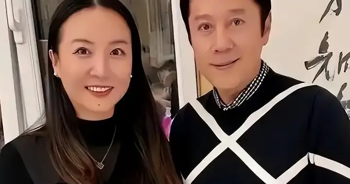 原来她就是蔡国庆妻子，漂亮有钱还不爱露面，难怪俩儿子这么优秀