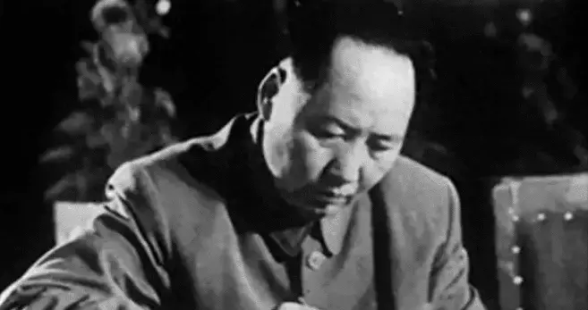 毛主席当年那些“不近人情”的规定，今天回头看看，到底谁错了？