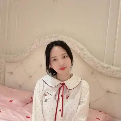 金金娱乐：2025年，42岁的金莎晒出闺