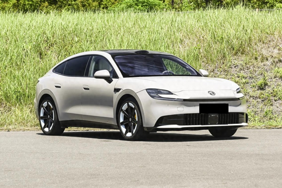 预售12.59万起，入门半固态电池+纯电续航650km，MG 07真值吗？