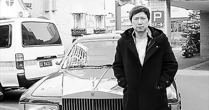 “第一软饭男”去世，伺候美国老妇13年，继承268亿，死后钱给谁