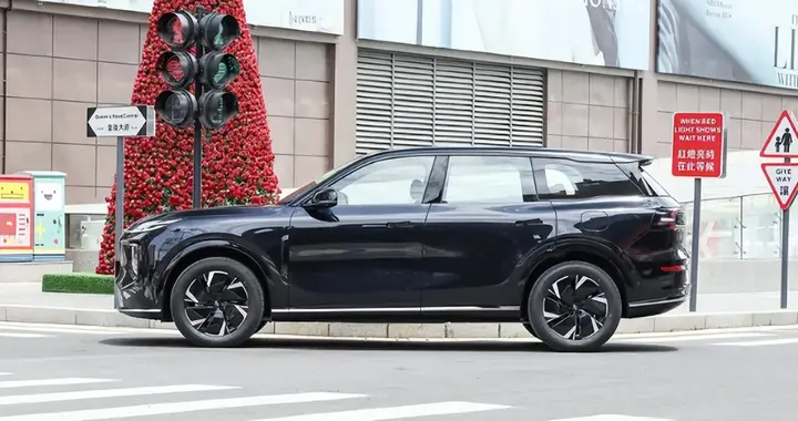 12.8英寸副驾屏，启源Q07智能化配置拉满