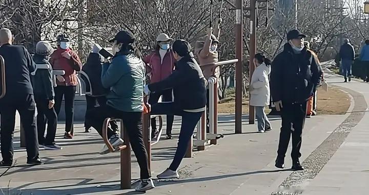 十五五定调，2026年养老金调整或启动，企退人员能涨2.8%吗？