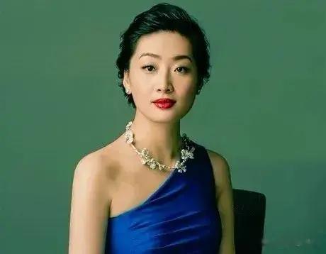 豪门养废记：后妈“流放”宗馥莉计划，竟把继承人送进美国修罗场